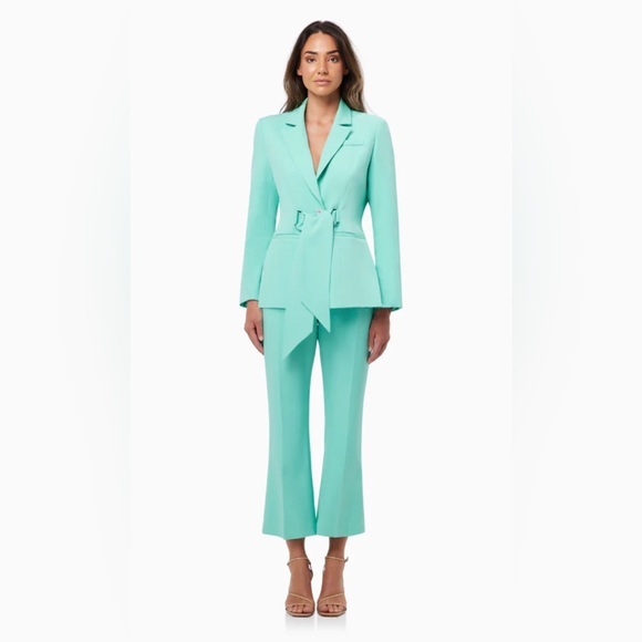 Elliatt Jackets & Blazers - NWT! Elliatt Epitomize Modern Mint Blazer